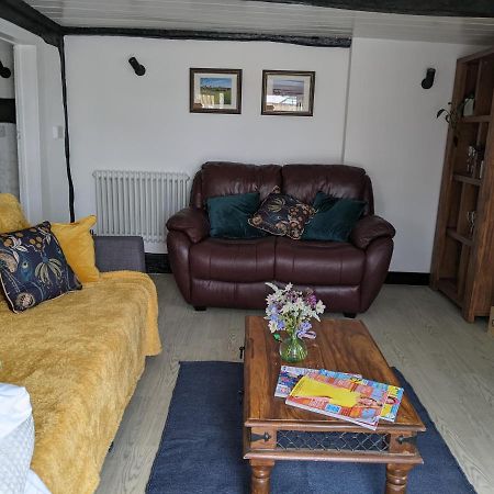 Characterful 2 Bed Cottage, Quiet Village Setting Ashleworth 外观 照片